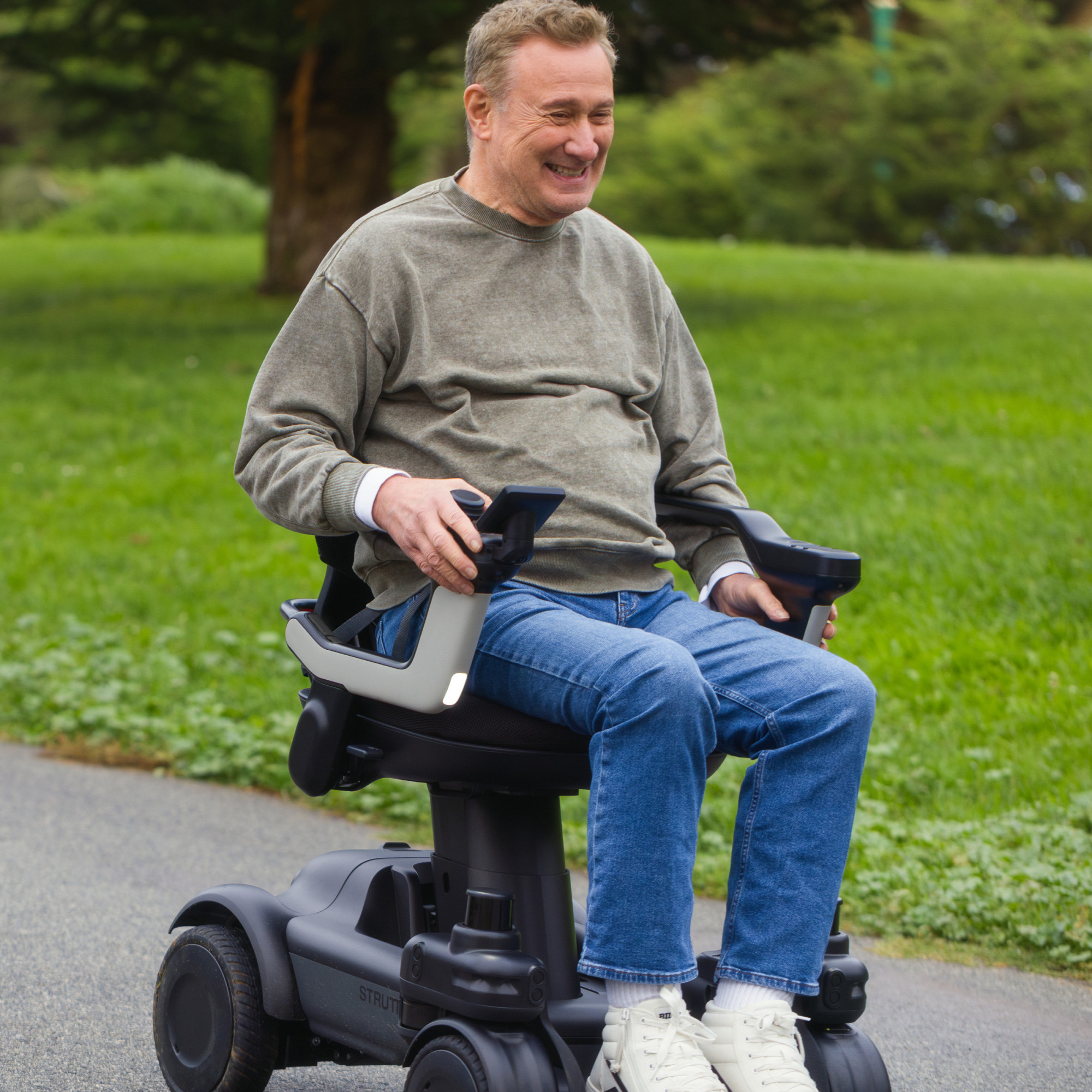 Автономное кресло-транспорт (Strutt EV1)